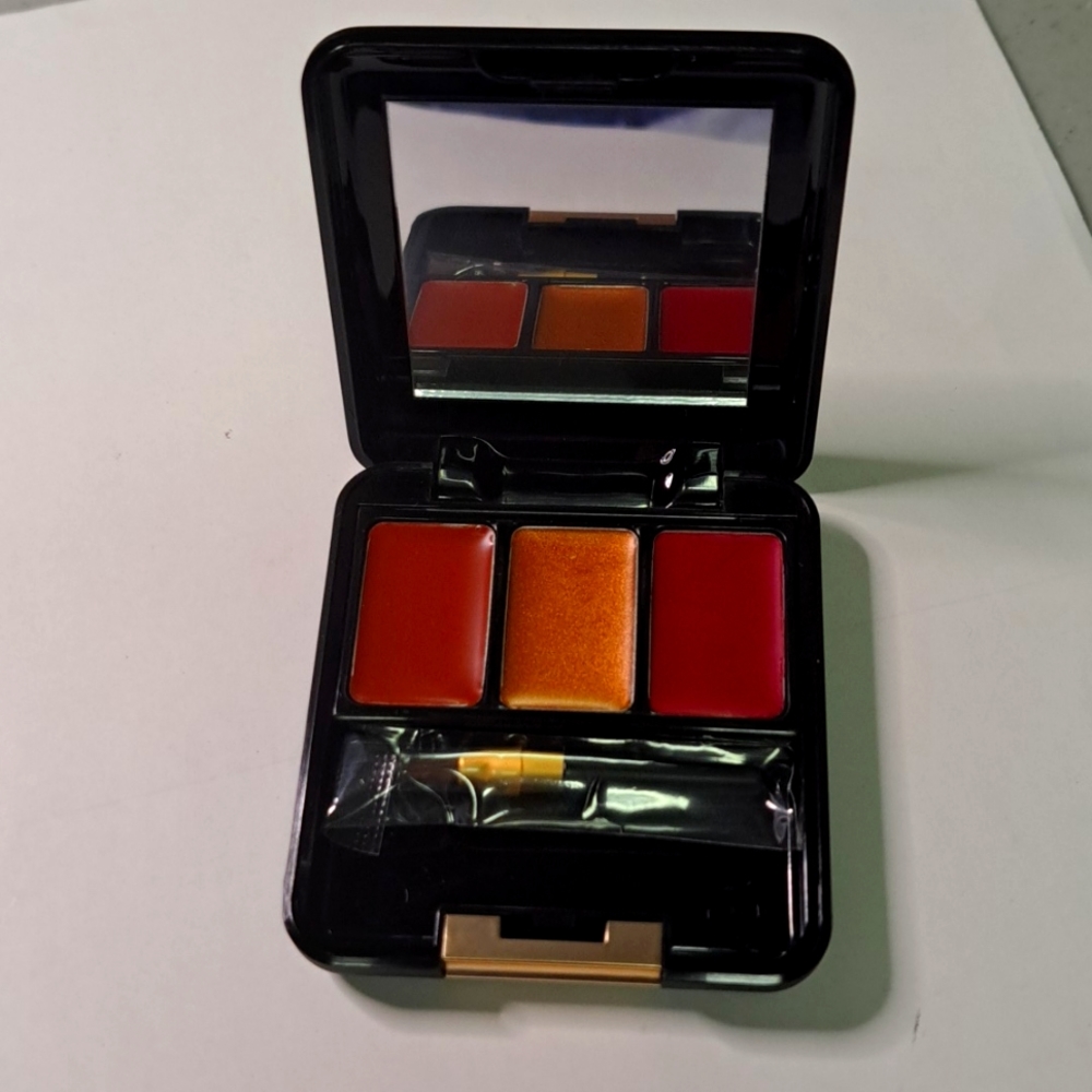 COPY - MARY KAY  Cinnamon Twist Lipstick trio
